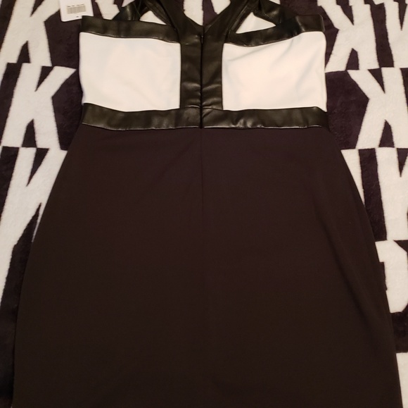 Little Black and White Mini Dress - Picture 5 of 8